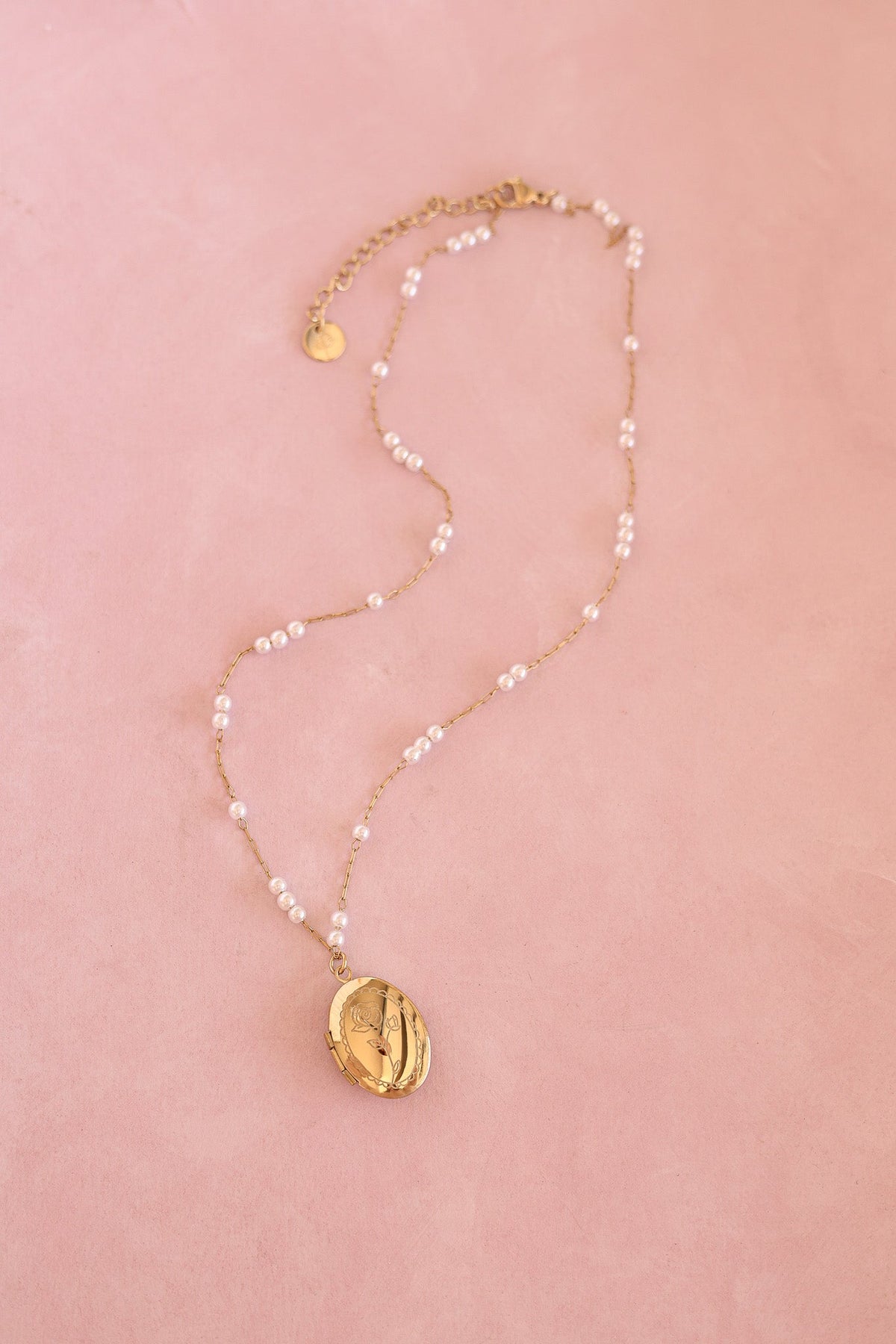 Juliet pearl locket necklace in the Jewelry & Charms collection