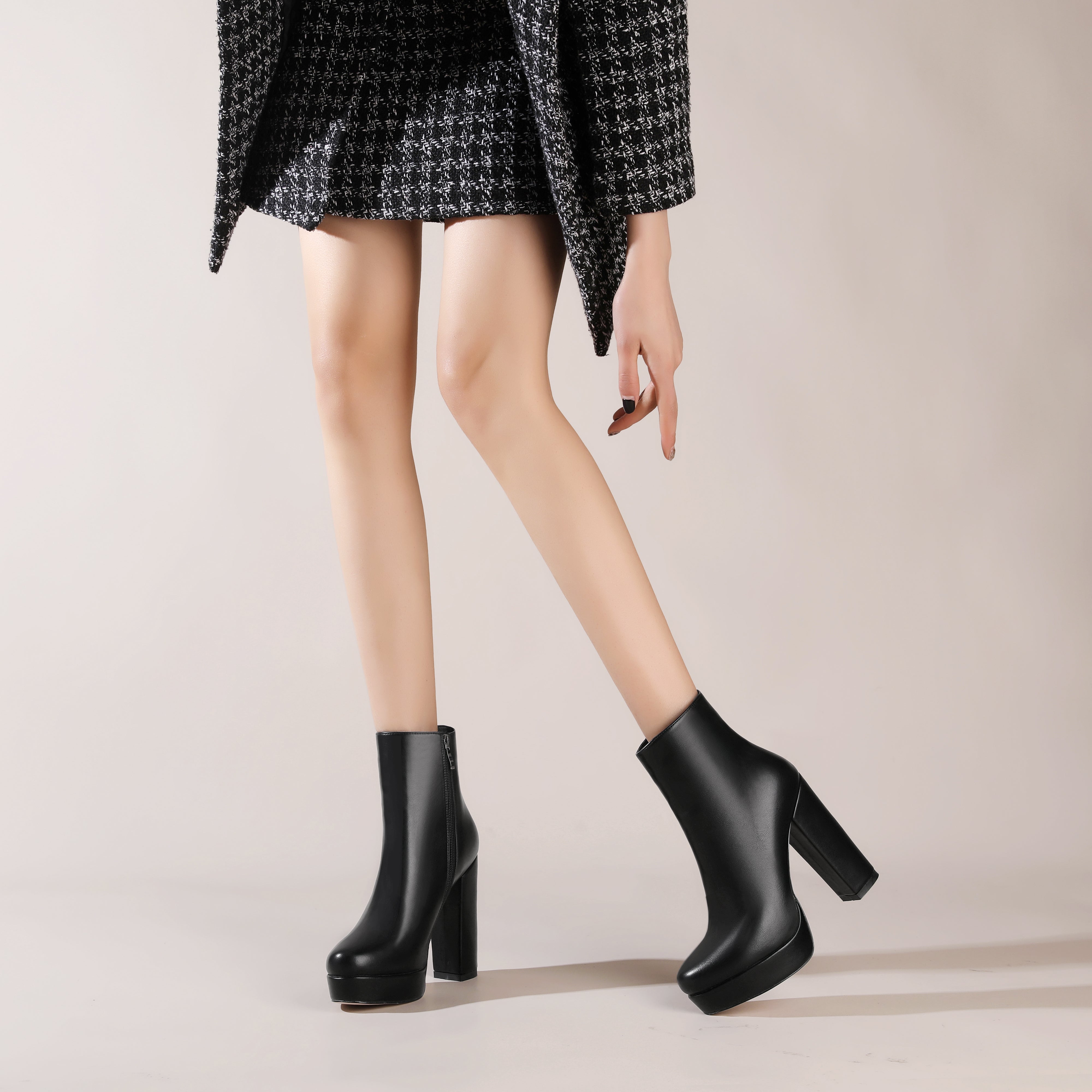 Kacy - Classic Rounded Toe ankle boots